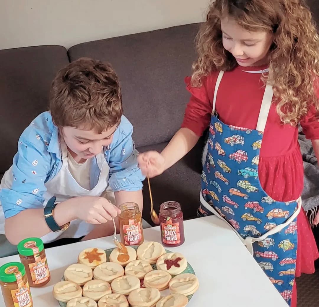 Goûter convivial partagé avec les enfants accueillis, dans une ambiance chaleureuse